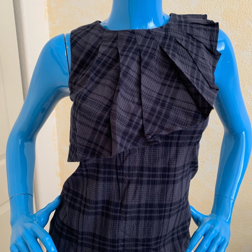 Banana Republic top zipper on the back